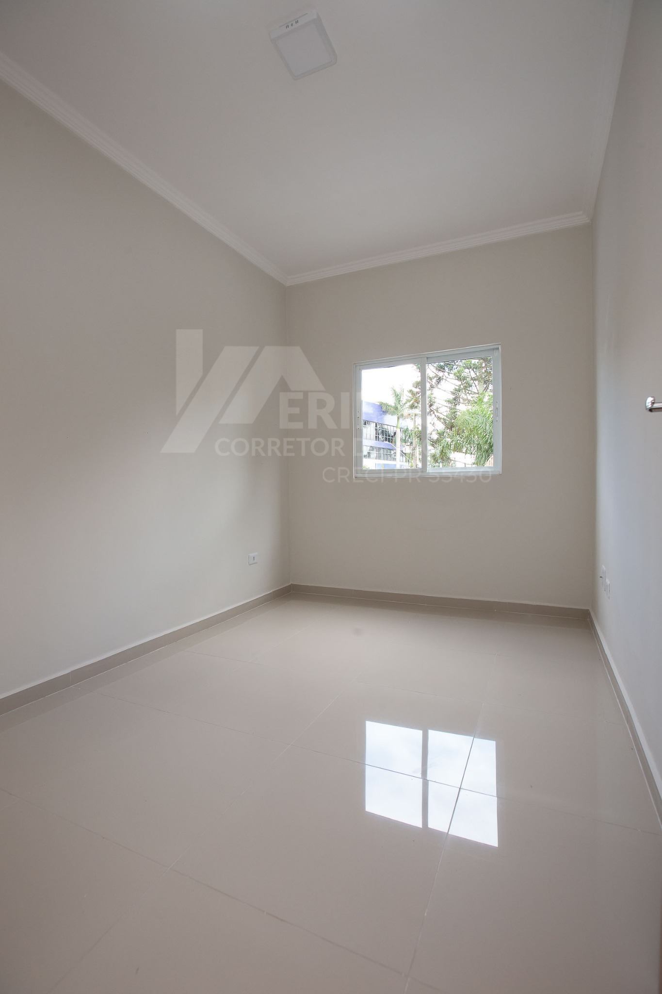 apartamento-pinhais-quarto-1.. Quarto espaçoso em apartamento à venda em Pinhais