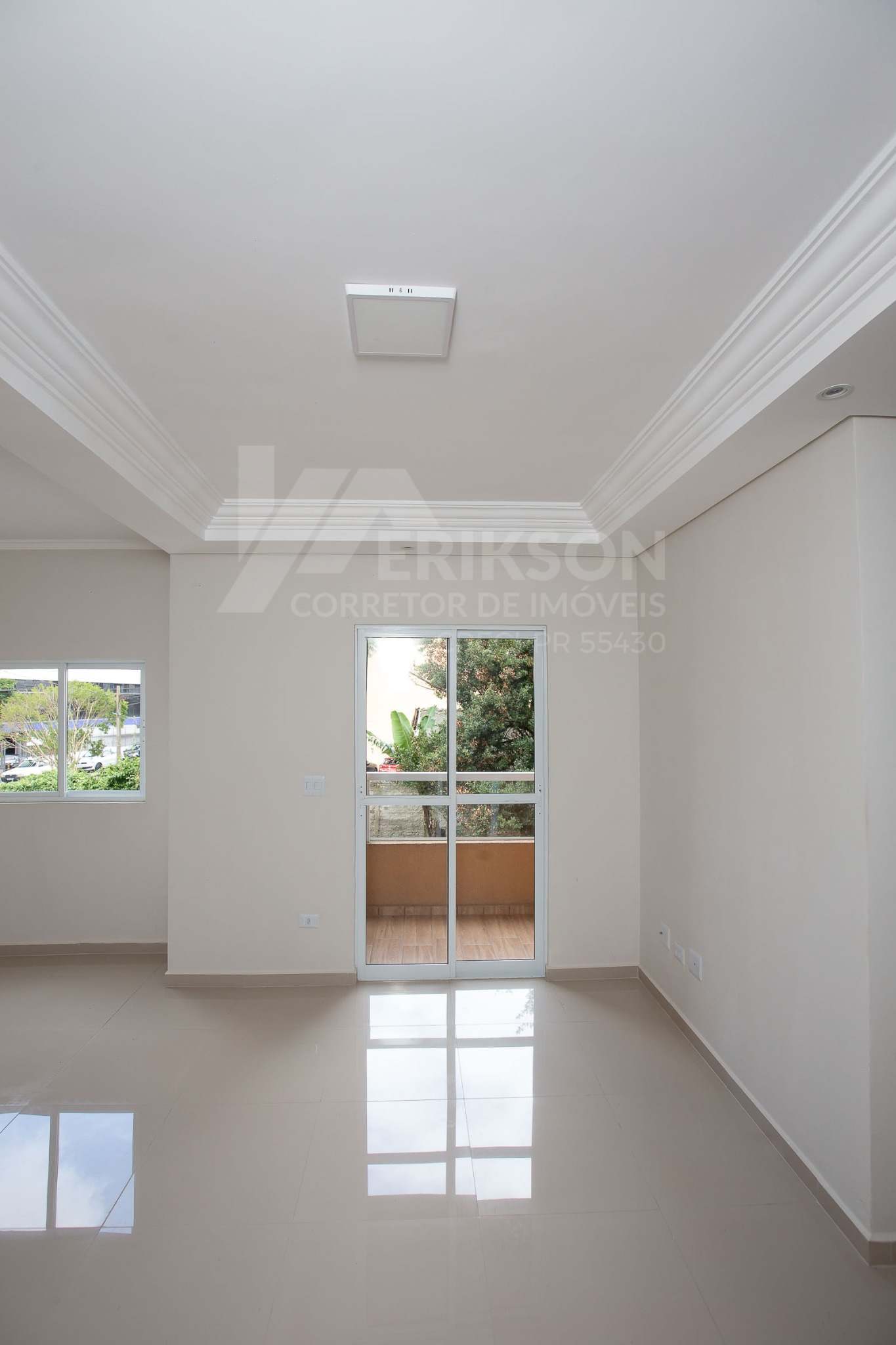apartamento-pinhais-sala-integrada Sala de estar integrada com sacada em apartamento em Pinhais